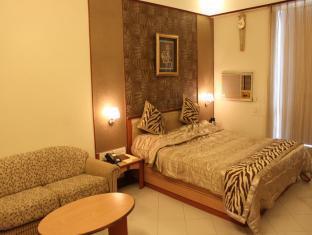 Hotel Royal Palace Jālgaon Zewnętrze zdjęcie