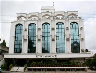 Hotel Royal Palace Jālgaon Zewnętrze zdjęcie