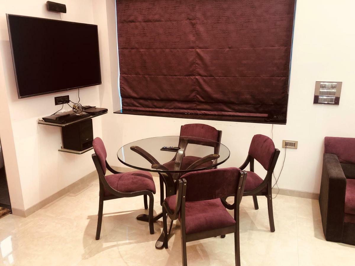Hotel Royal Palace Jālgaon Zewnętrze zdjęcie